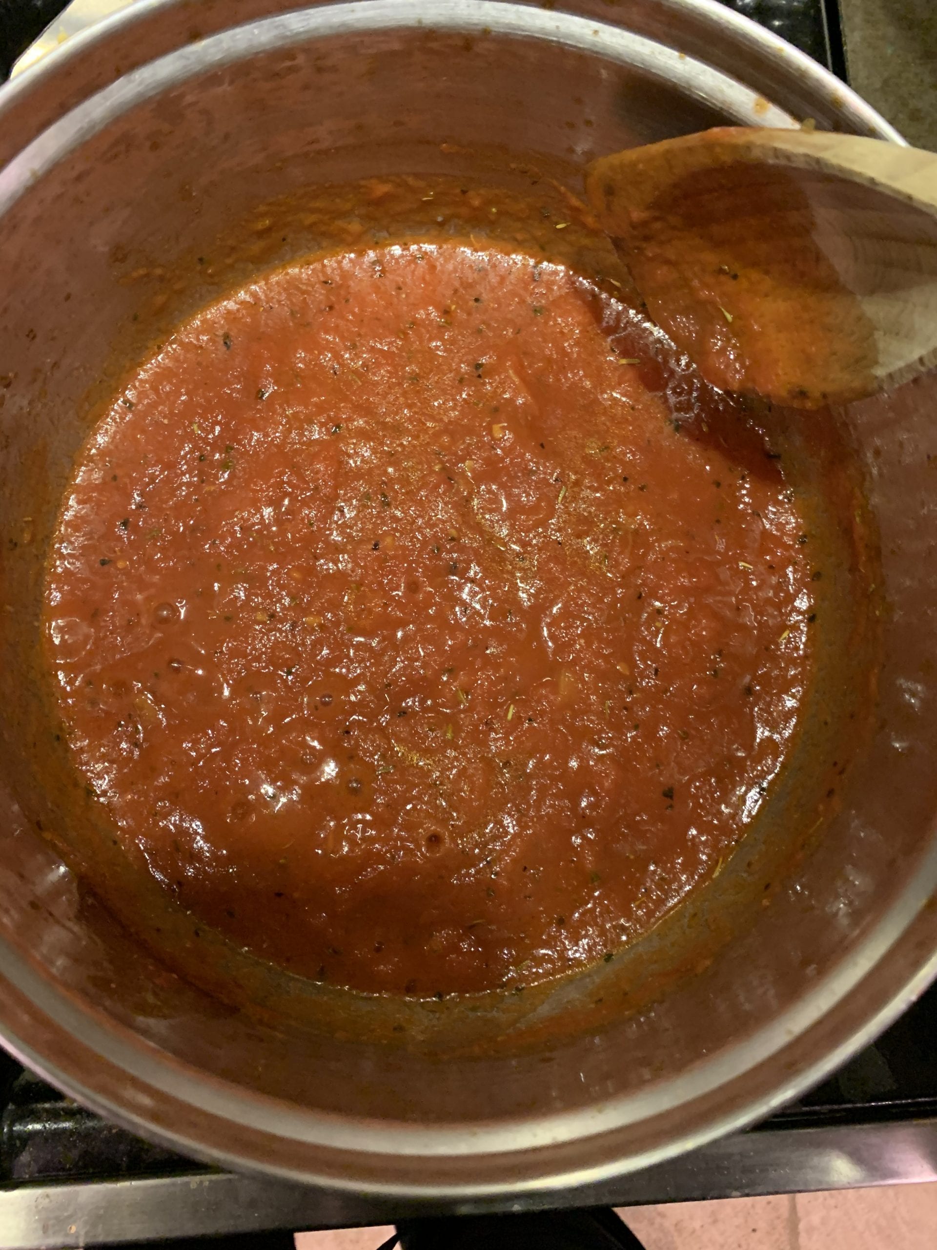 Tomato sauce with fresh basil The Plant based dad
