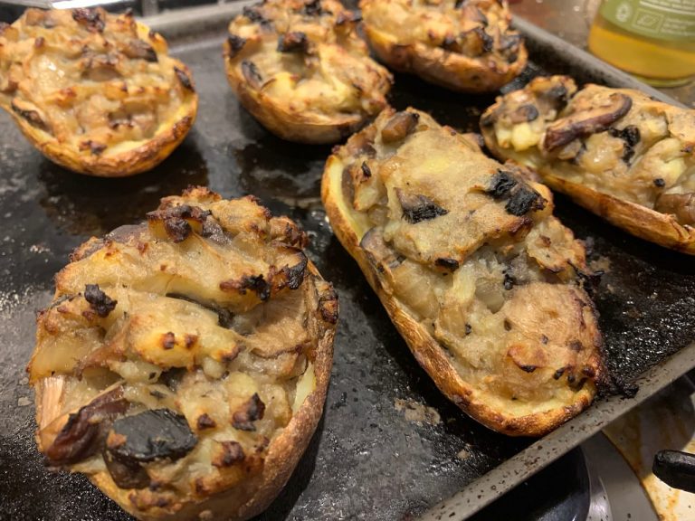 stuff jacket potato with mushrooms and onions