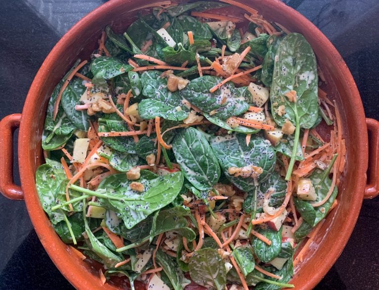 spinach, apple and walnut salad