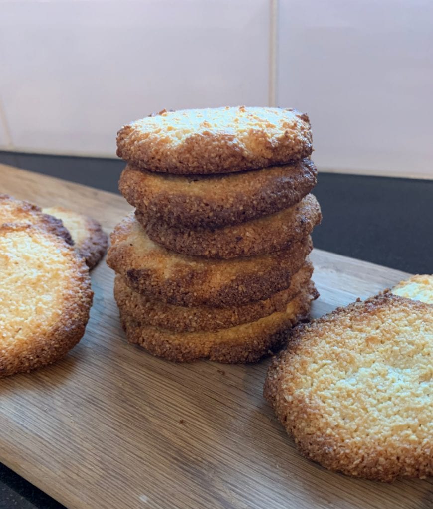 Almond biscuits