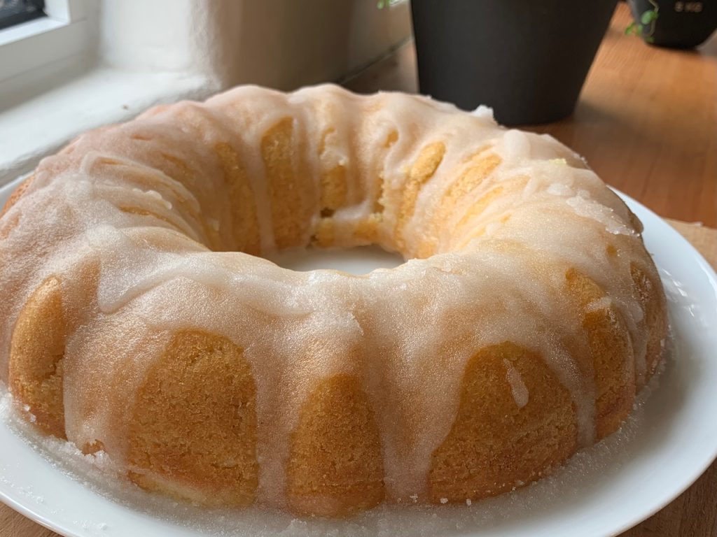 Lemon drizzle bundt cake