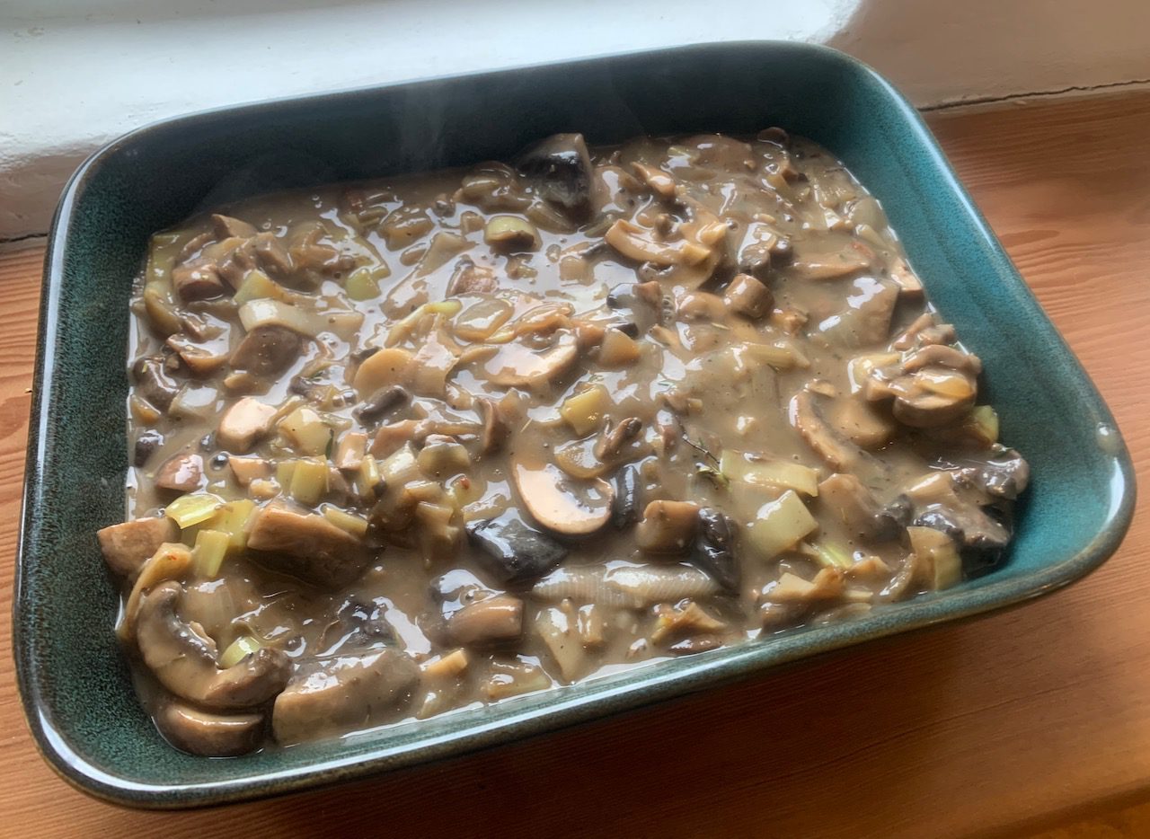 Creamy leek and mushroom pie - The Plant based dad