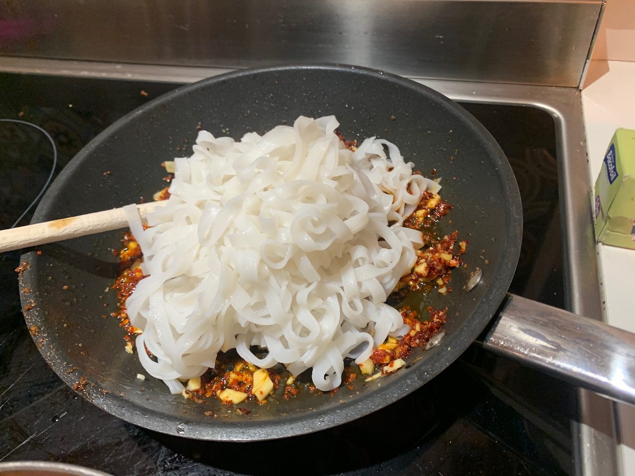 Korean chilli and garlic tofu noodles - The Plant based dad